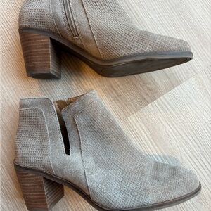 Lucky Brand Tan Ankle Boots with Suede Finish